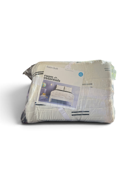 Room Essentials Satin Quit - White/Black